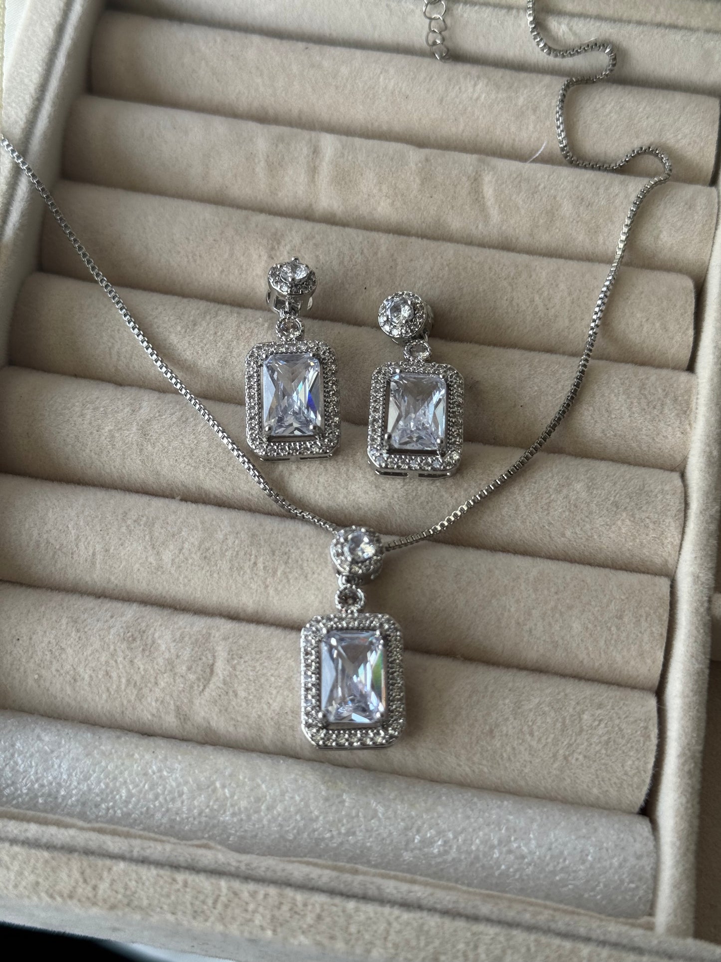 Sterling Silver Emerald Pendant tops set