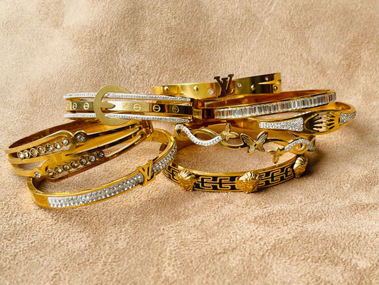 ✨SS Diamanté Crystal Studded Amore Gold Cuff Bracelet ✨