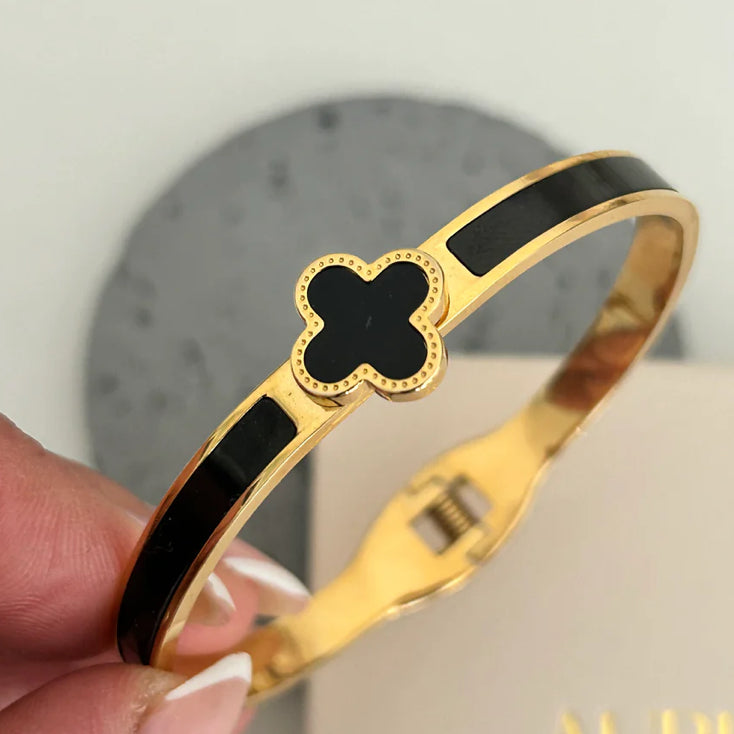 ✨Stainless steel Black Enamel Clovie Cuff ✨