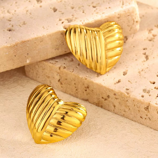 ✨Stainless steel Gold Heart stud Earrings ✨