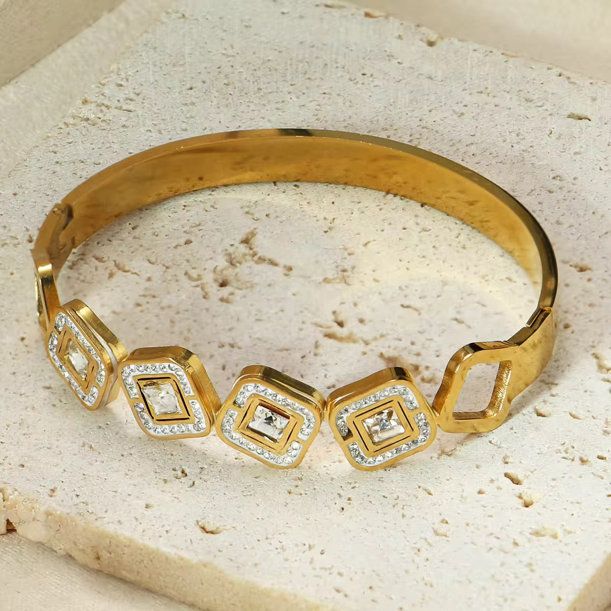 ✨SS Gold Diamantés Studded irregular Cuff Bracelet ✨