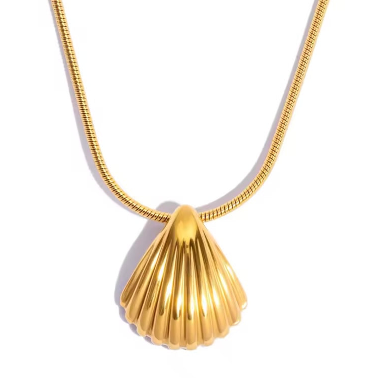 ✨Exquisite Stainless steel Shell Gold Pendant✨