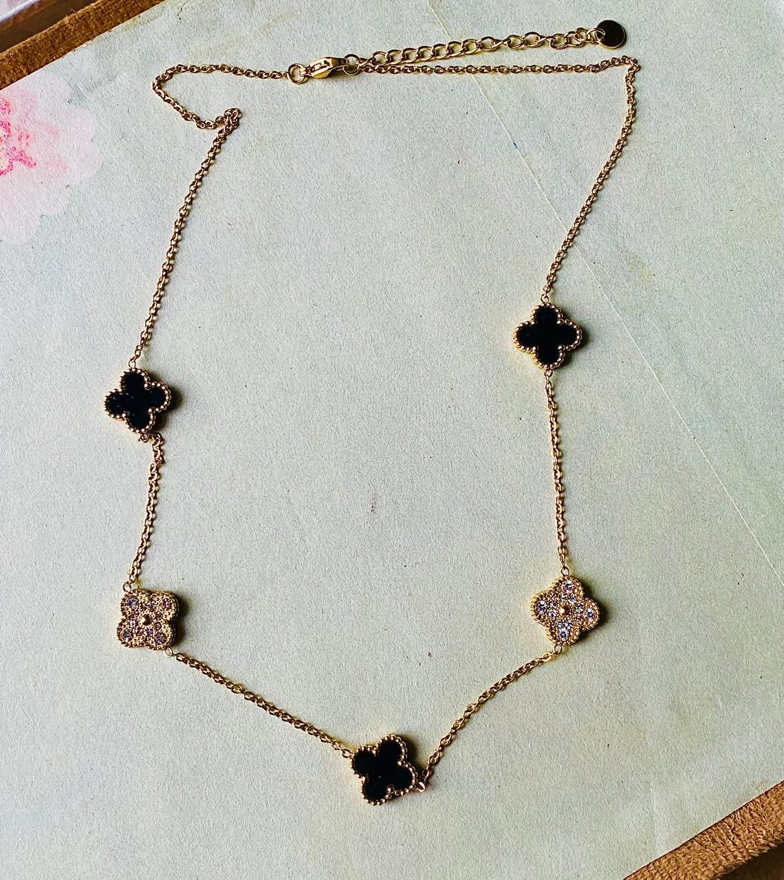 ✨Stainless steel 5 Motif 2 ways Black Gold Crystal Clovie necklace pendant✨