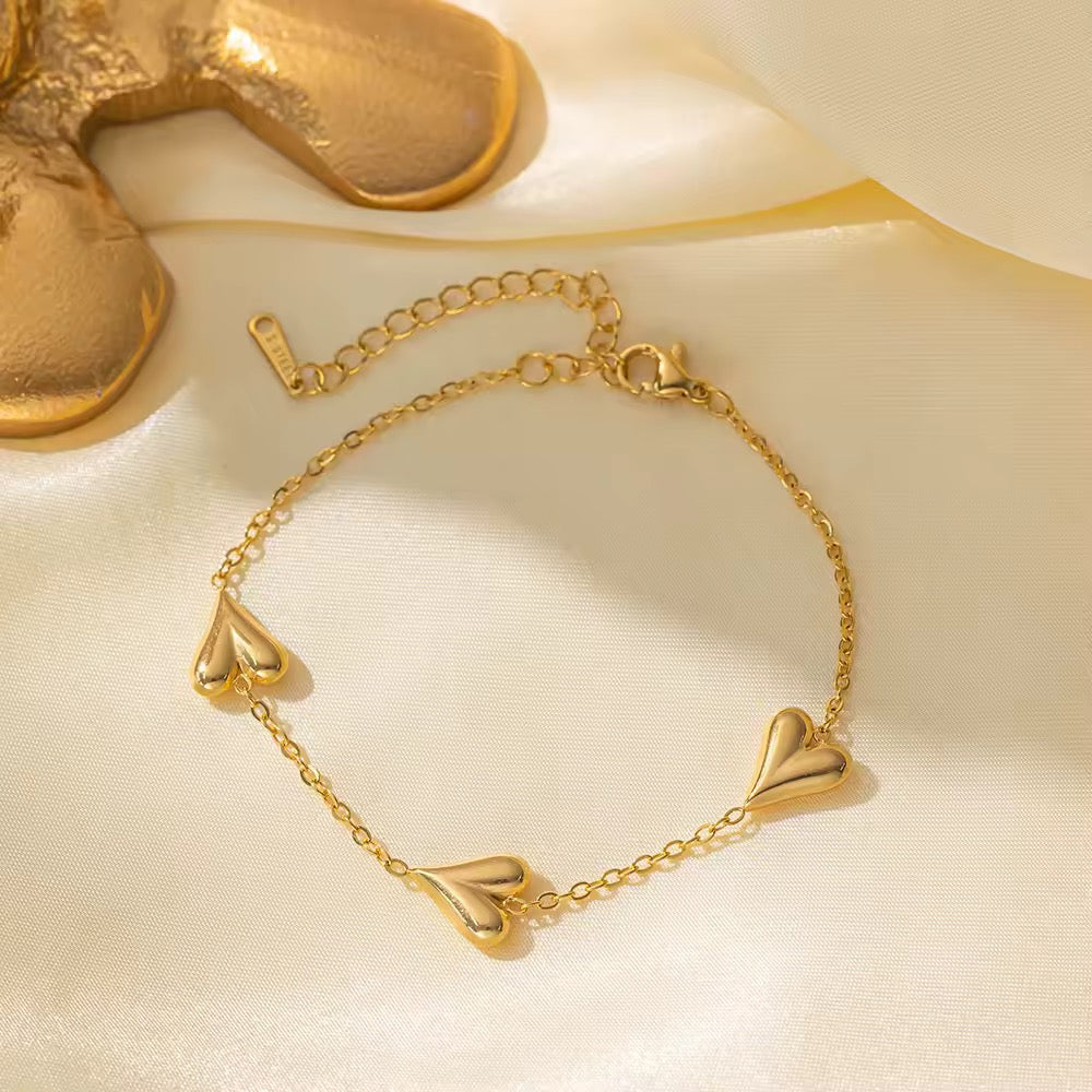 ✨Exquisite Stainless steel Gold Heart Chain Bracelet ✨