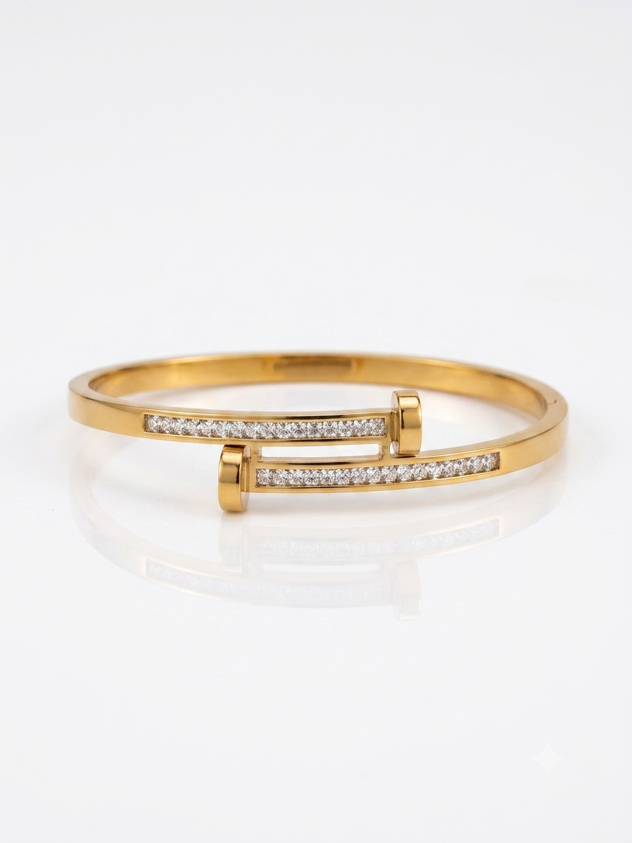 ✨Stainless steel Gold Crystal Studded Nail Cuff Bracelet✨