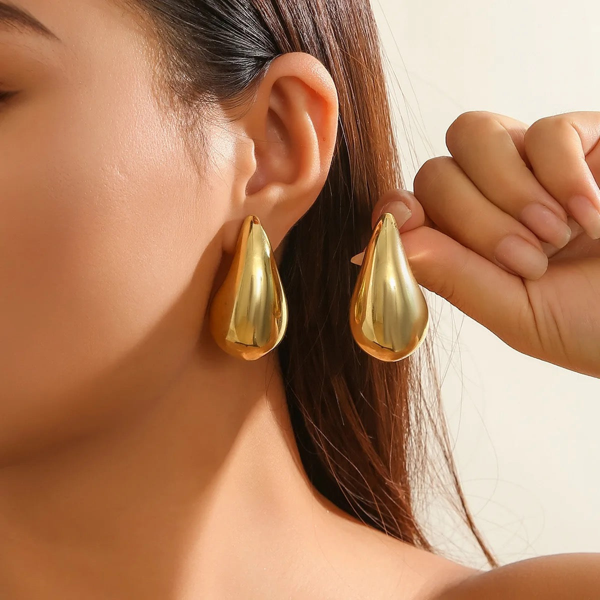 Venne chrome Gold polish Water drop Trendy Earrings