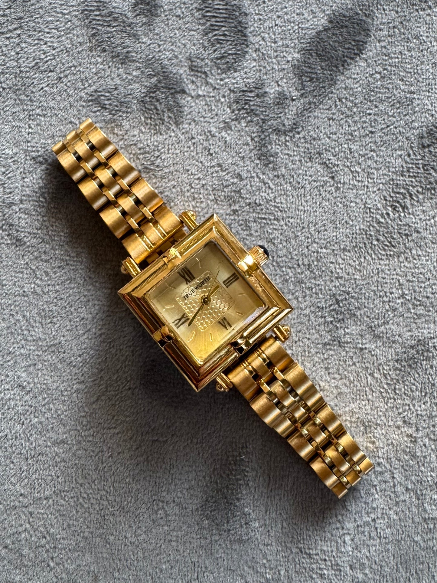 ✨Exclusive Gold True Worth Jubilee Roman Watch✨