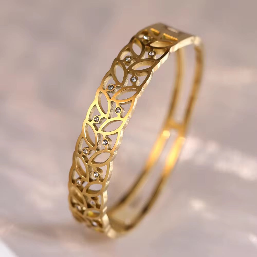 ✨Stainless Steel Gold Leaf Crystal Cuff Bracelet ✨
