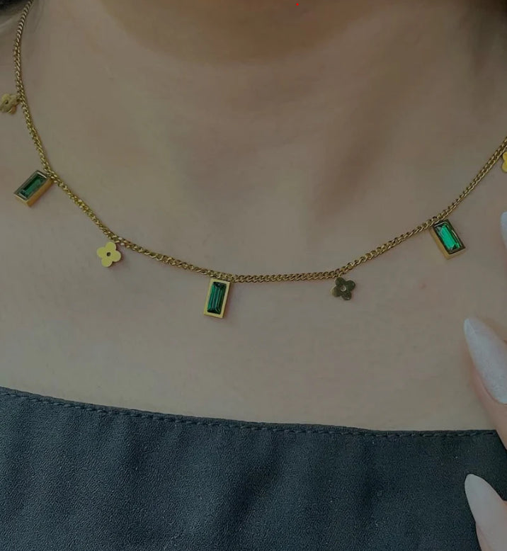 24k Gold Emerald Bar Clovie Daisy Necklace Pendant ✨