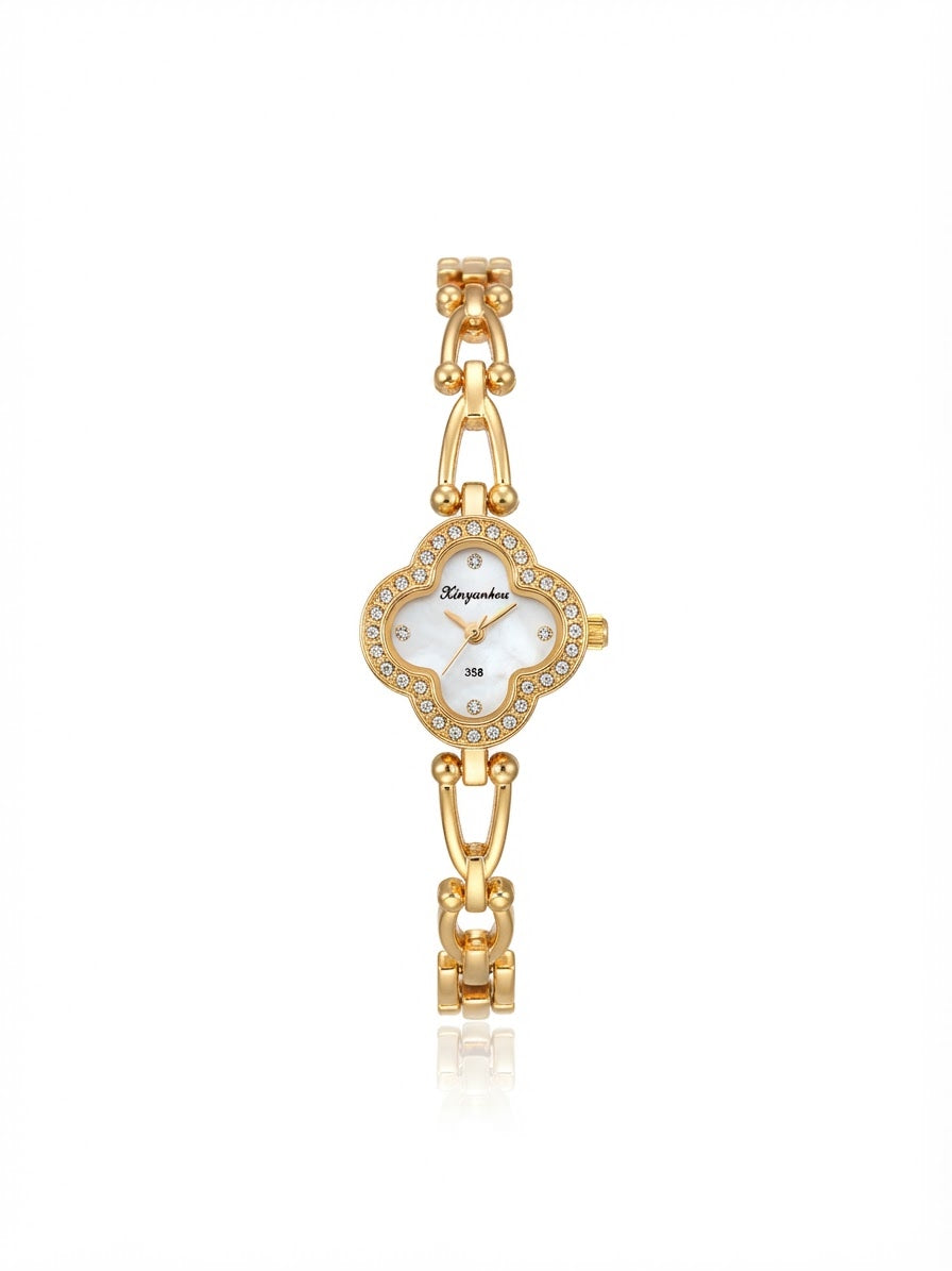 ✨Clovie Watch white dial Gold metallic link Strap Watch✨