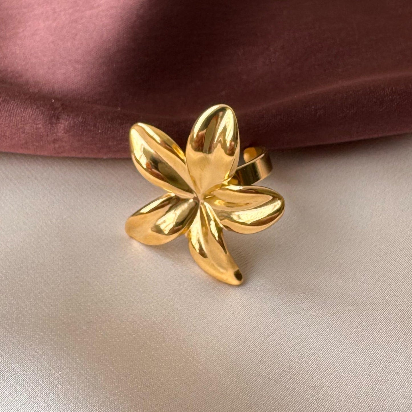 ✨Stainless steel Gold floral Adjustable Ring ✨