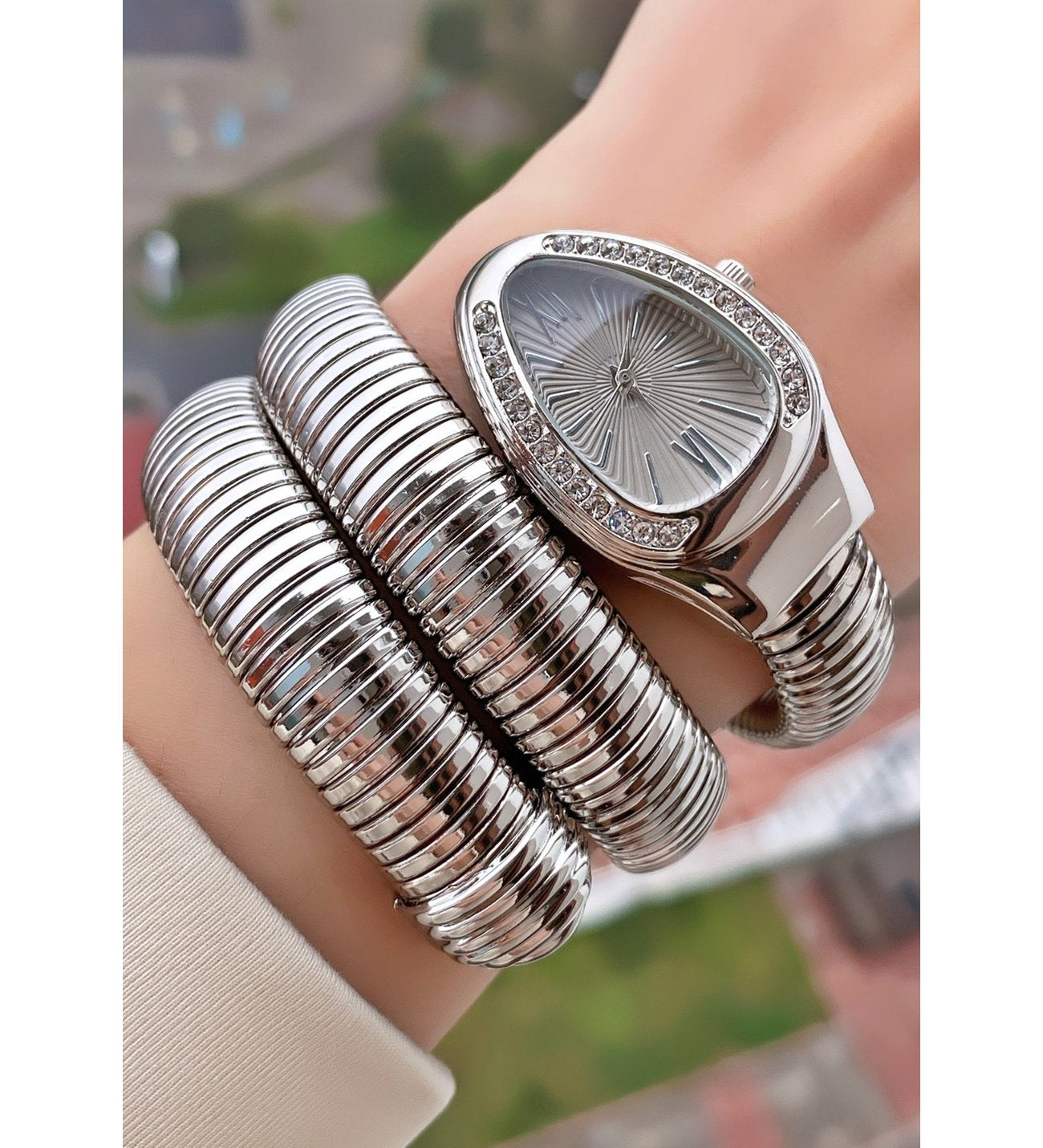 ✨Crystal studded SilverxSilver dial serpenti snake watch✨