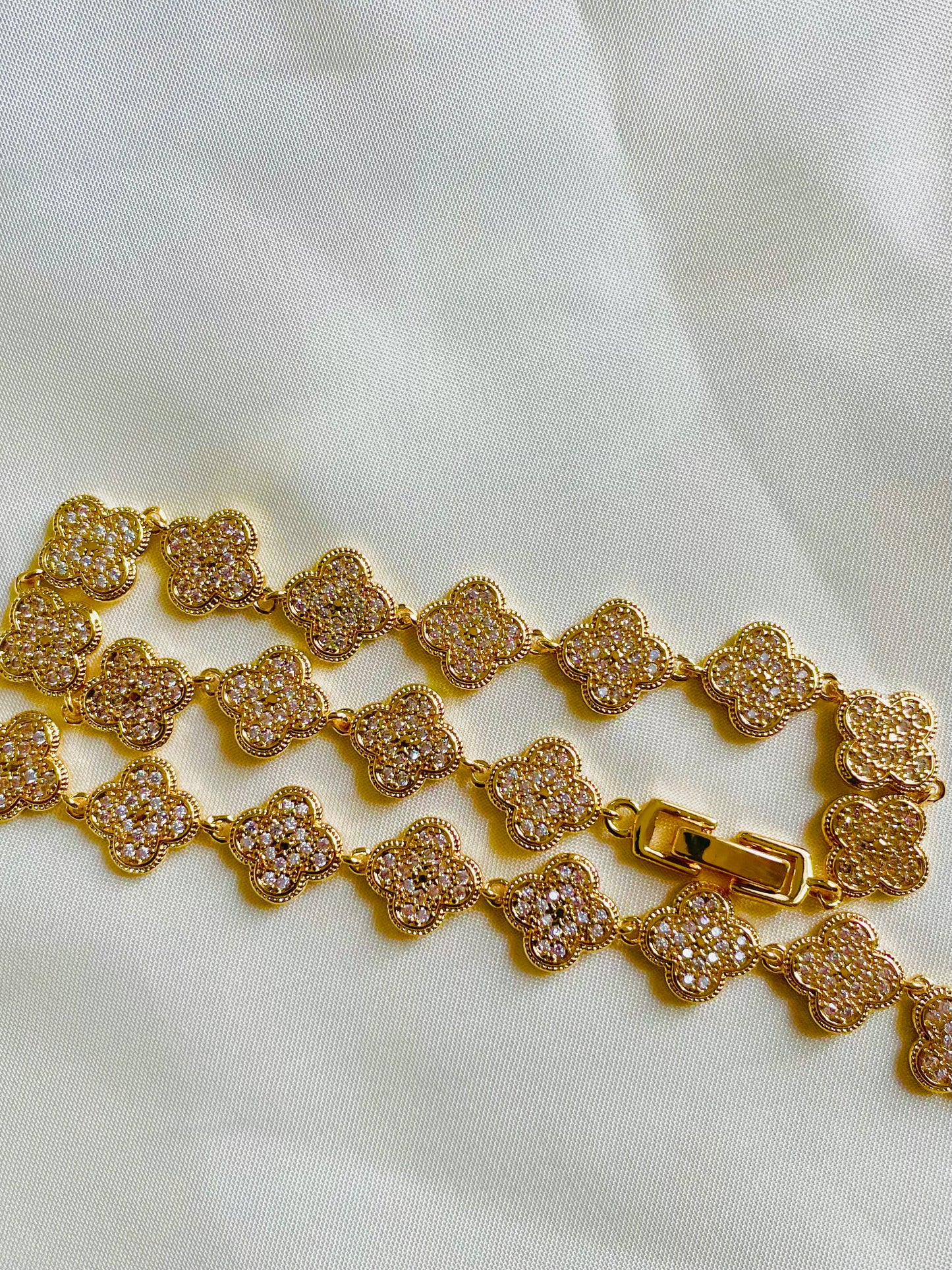 ✨Zircon Gold Clovie Chain Bracelet ✨