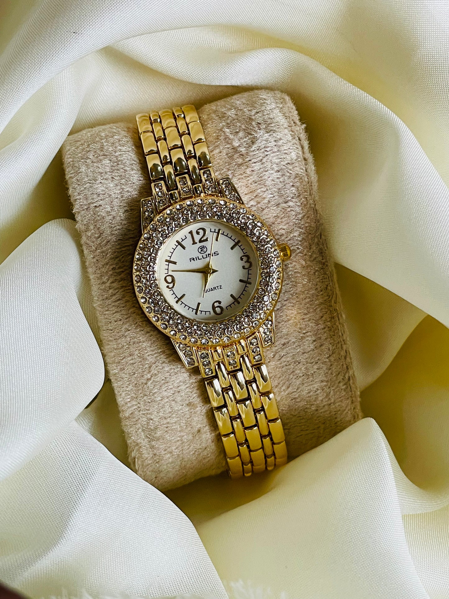 ✨Gold Crystal Studded Rillins Orignal Watch ✨