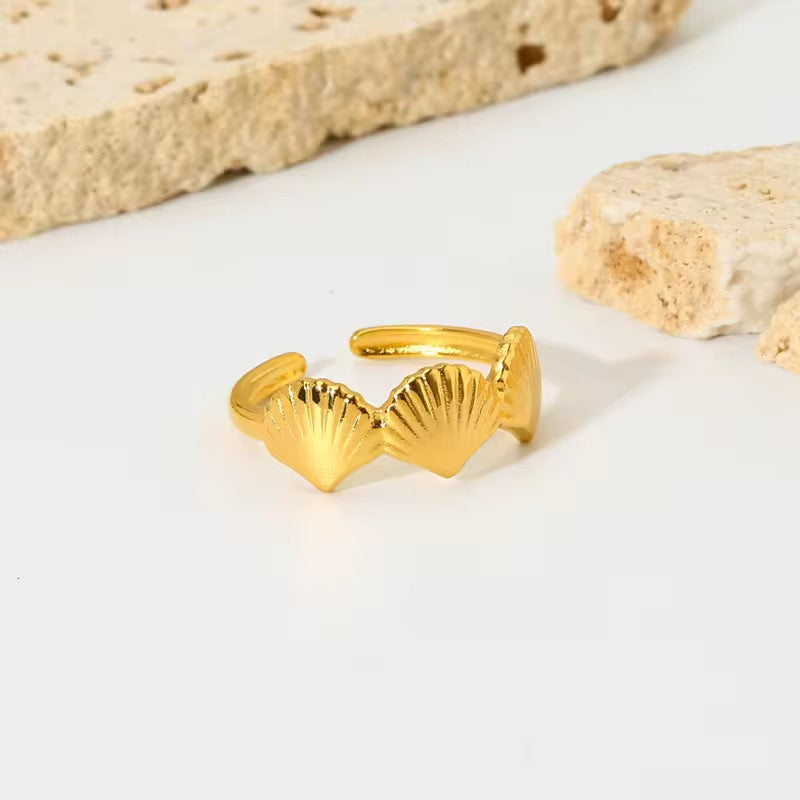 ✨Stainless steel Gold Shell Adjustable Ring ✨