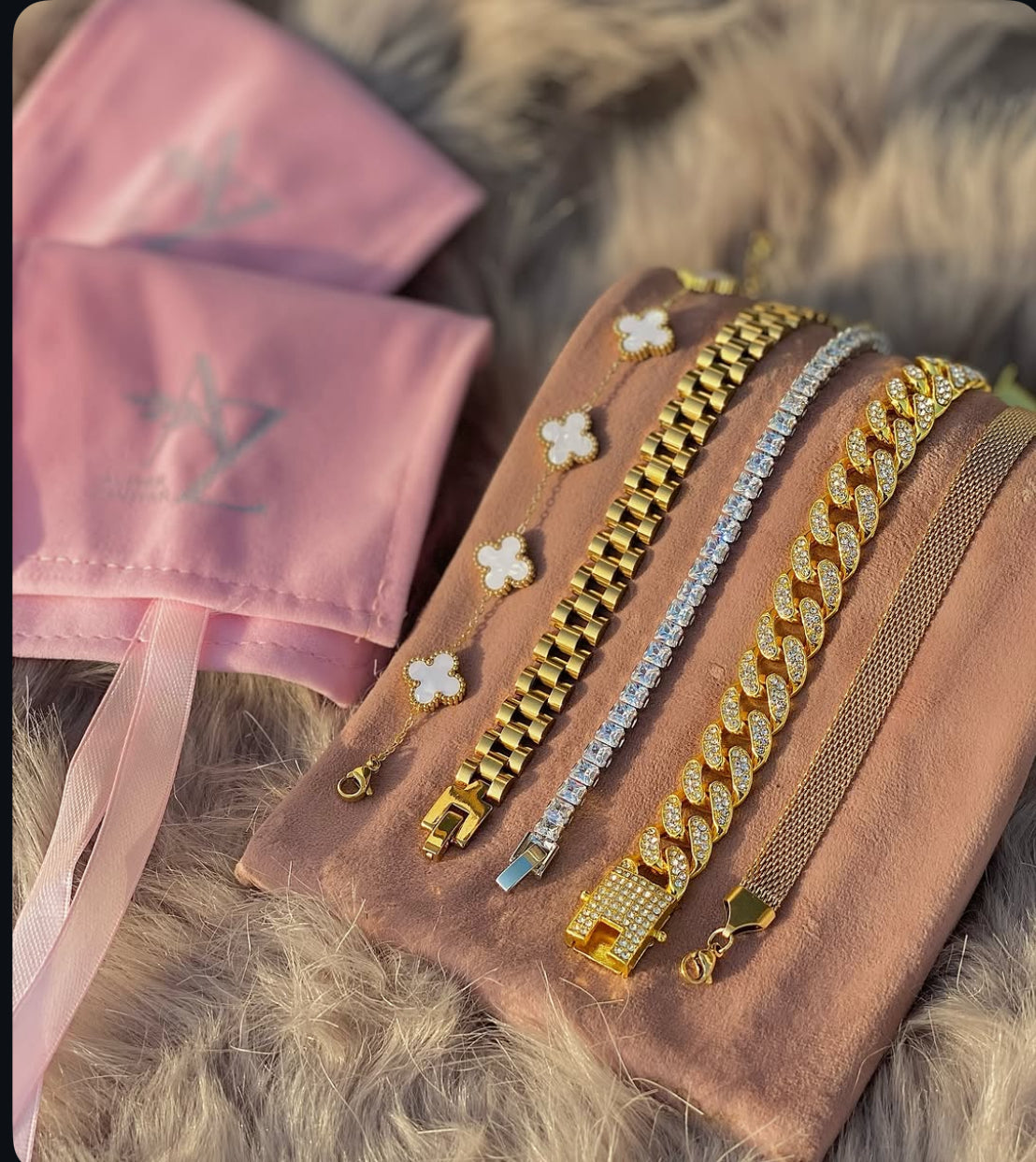 ✨Stack of 5 Best Selling Bracelets Set ✨