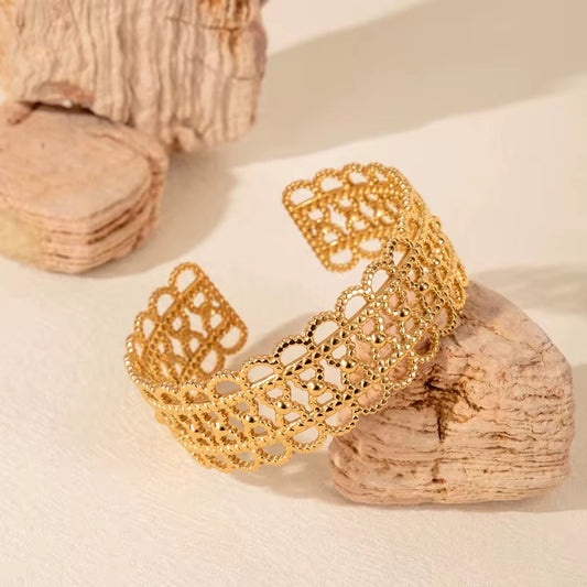✨Stainless steel Exquisite Antique Cuff Bracelet✨