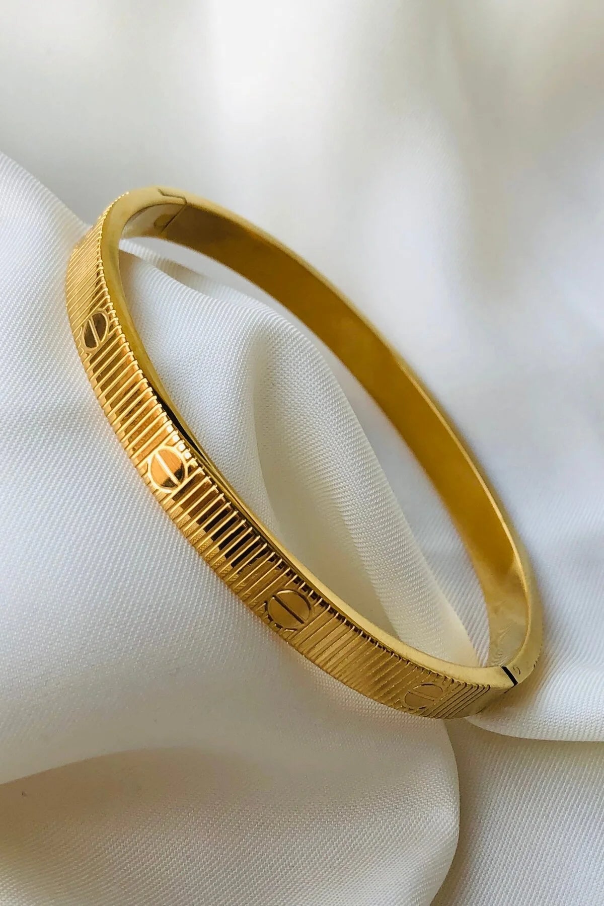 ✨Stainless steel Gold Carte cuff Bracelet✨