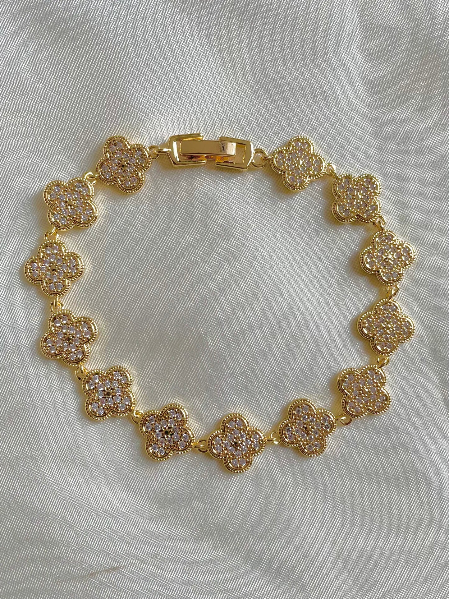 ✨Zircon Gold Clovie Chain Bracelet ✨