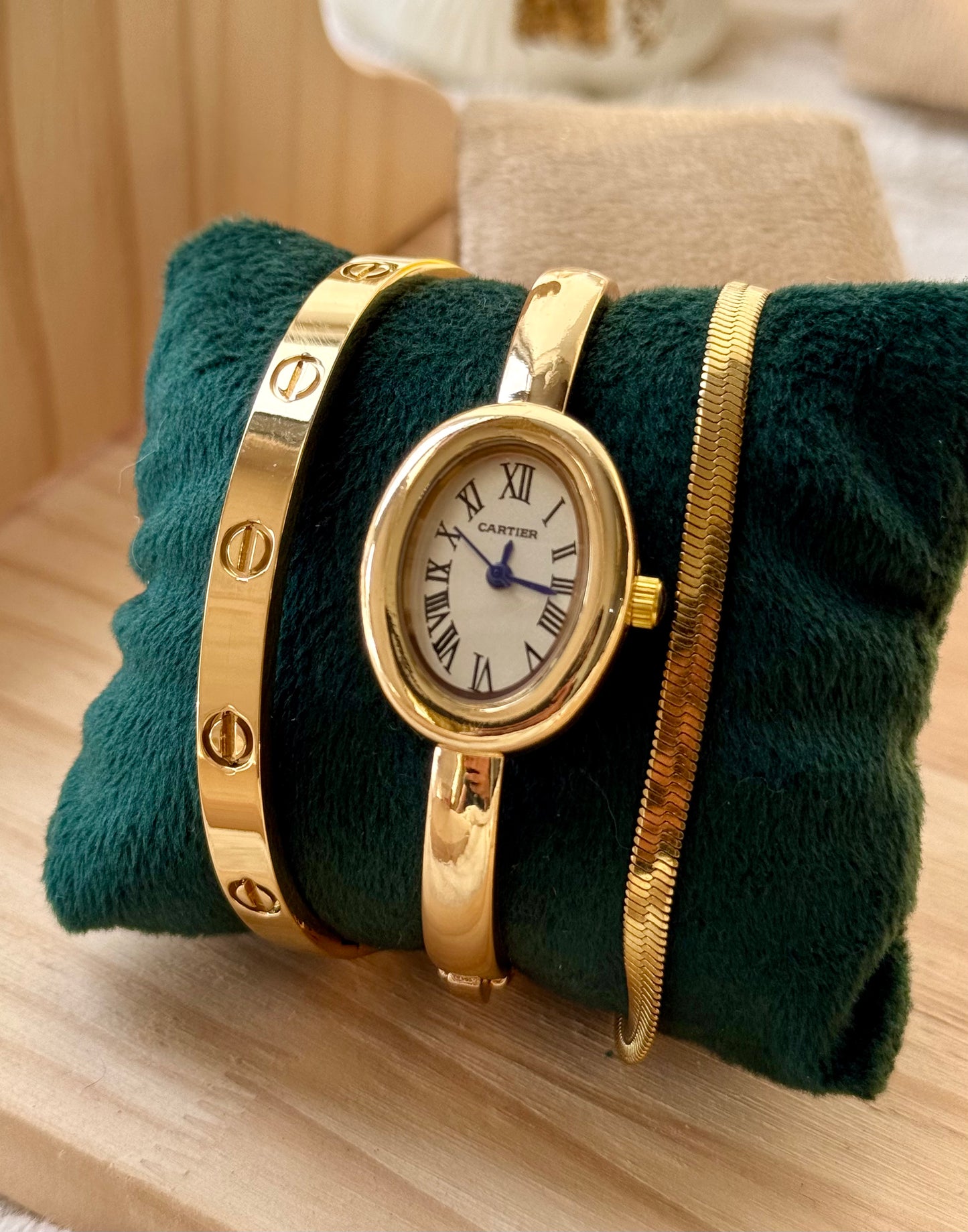 ✨ Exquisite gold carte Watch Stack ✨