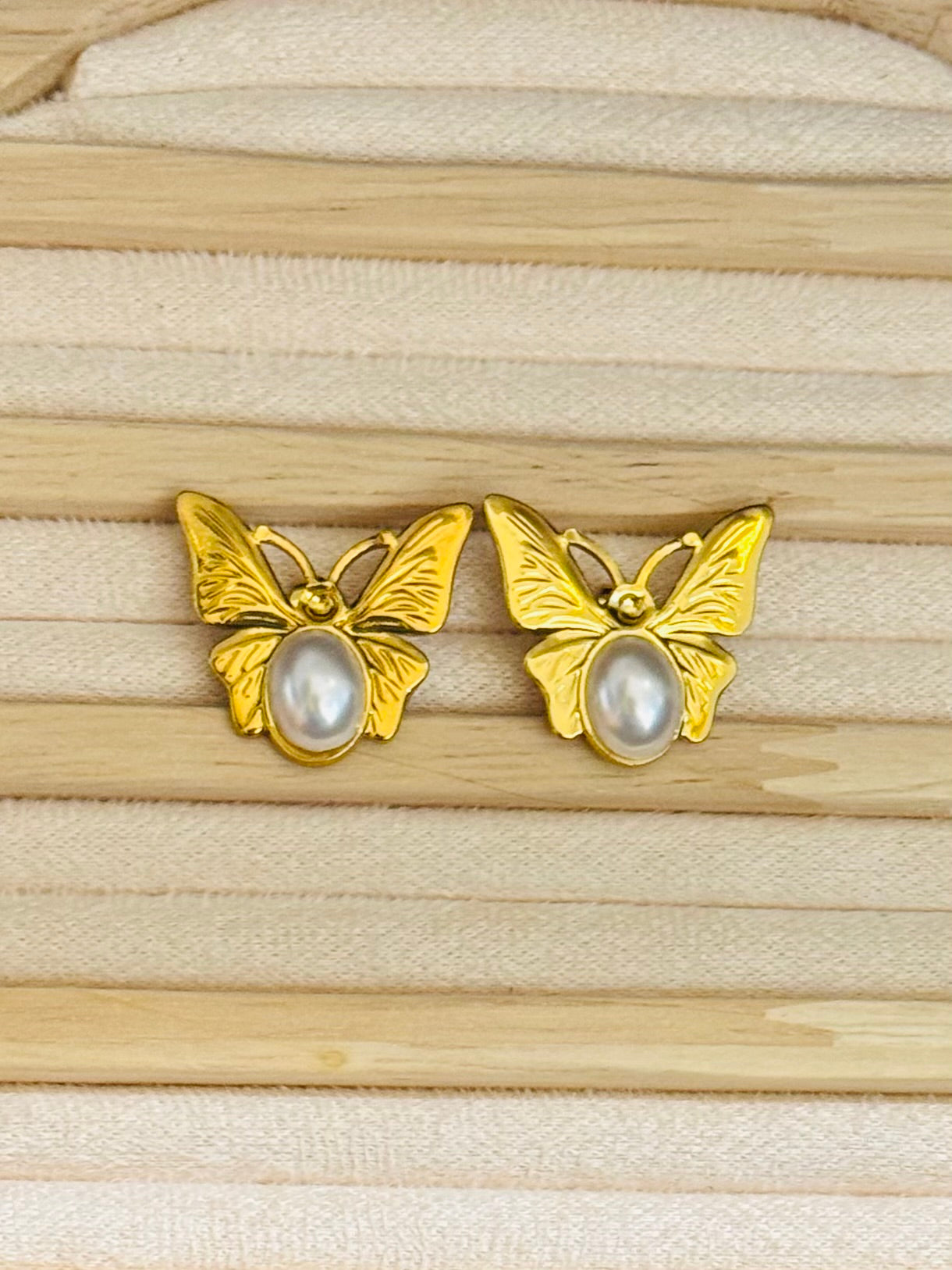 ✨Stainless steel Gold Pearl Butterfly Earrings ✨