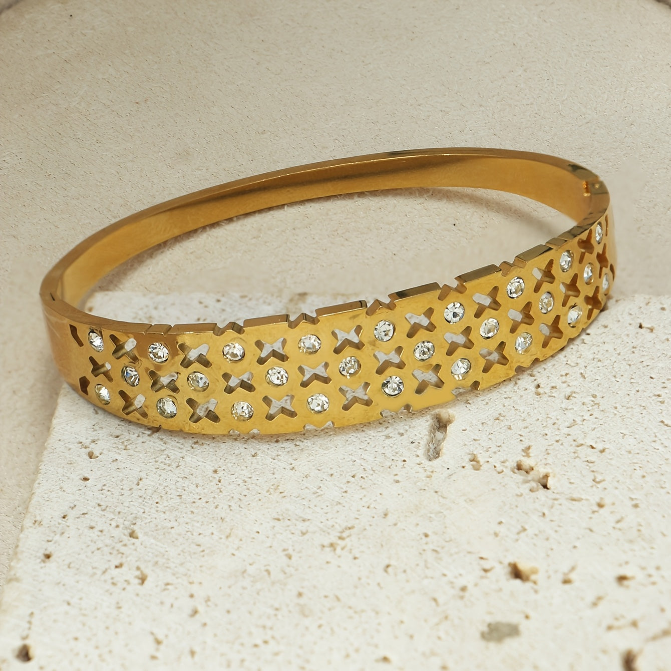 ✨Stainless steel Gold Diamante Crystal Cuff Bracelet ✨