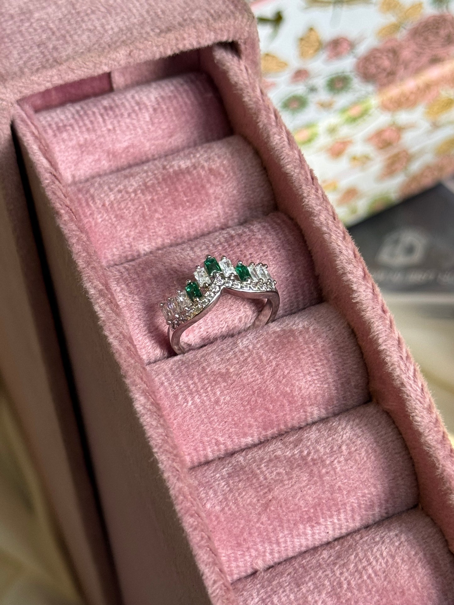✨Sterling silver Emerald ziron adjustable Ring ✨