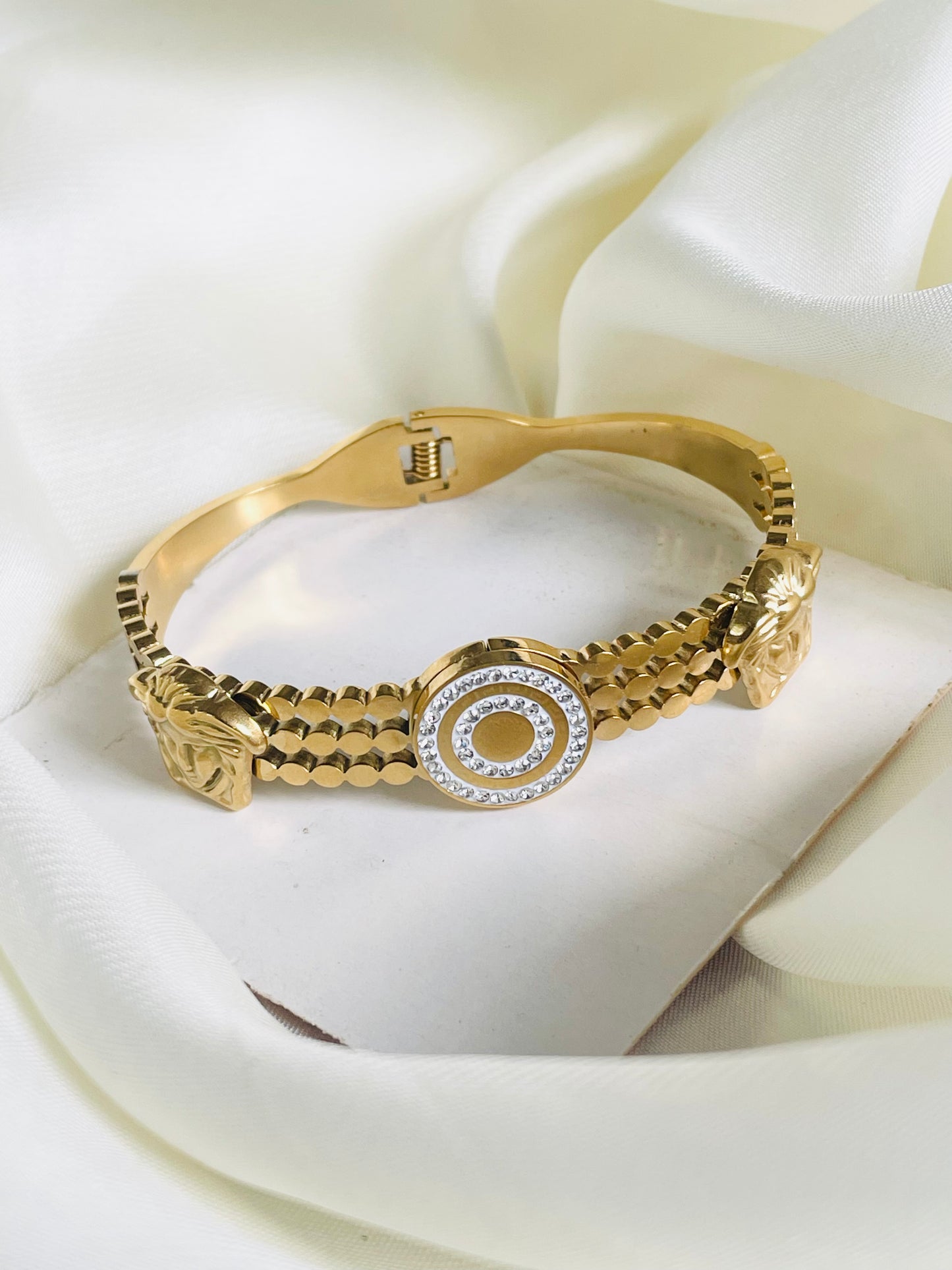 ✨Stainless steel Crystal Diamantes Gold Verse Cuff Bracelet ✨