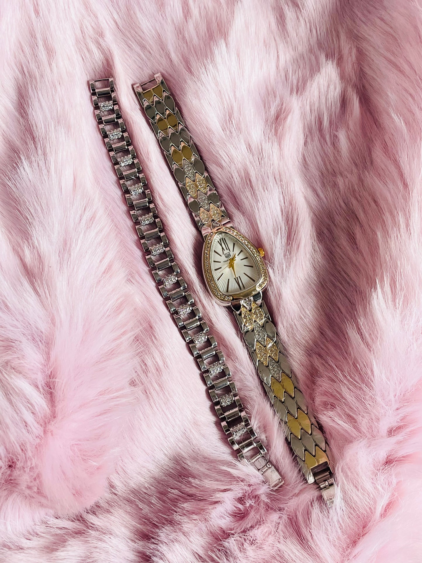 ✨Exquisite Casandra SilverXGold Dream Stack Zircon Studded Watch Set ✨
