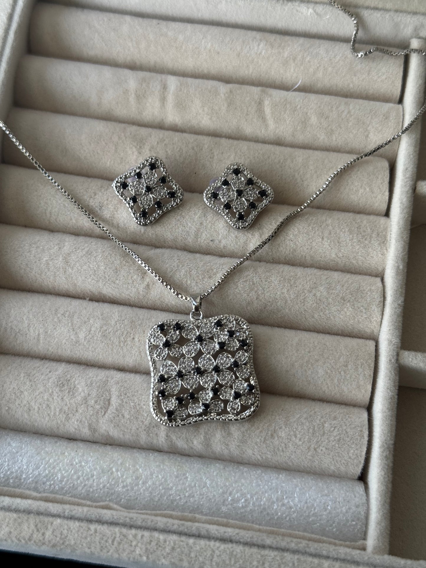 Sterling Zircon Silver flores Pendant tops set