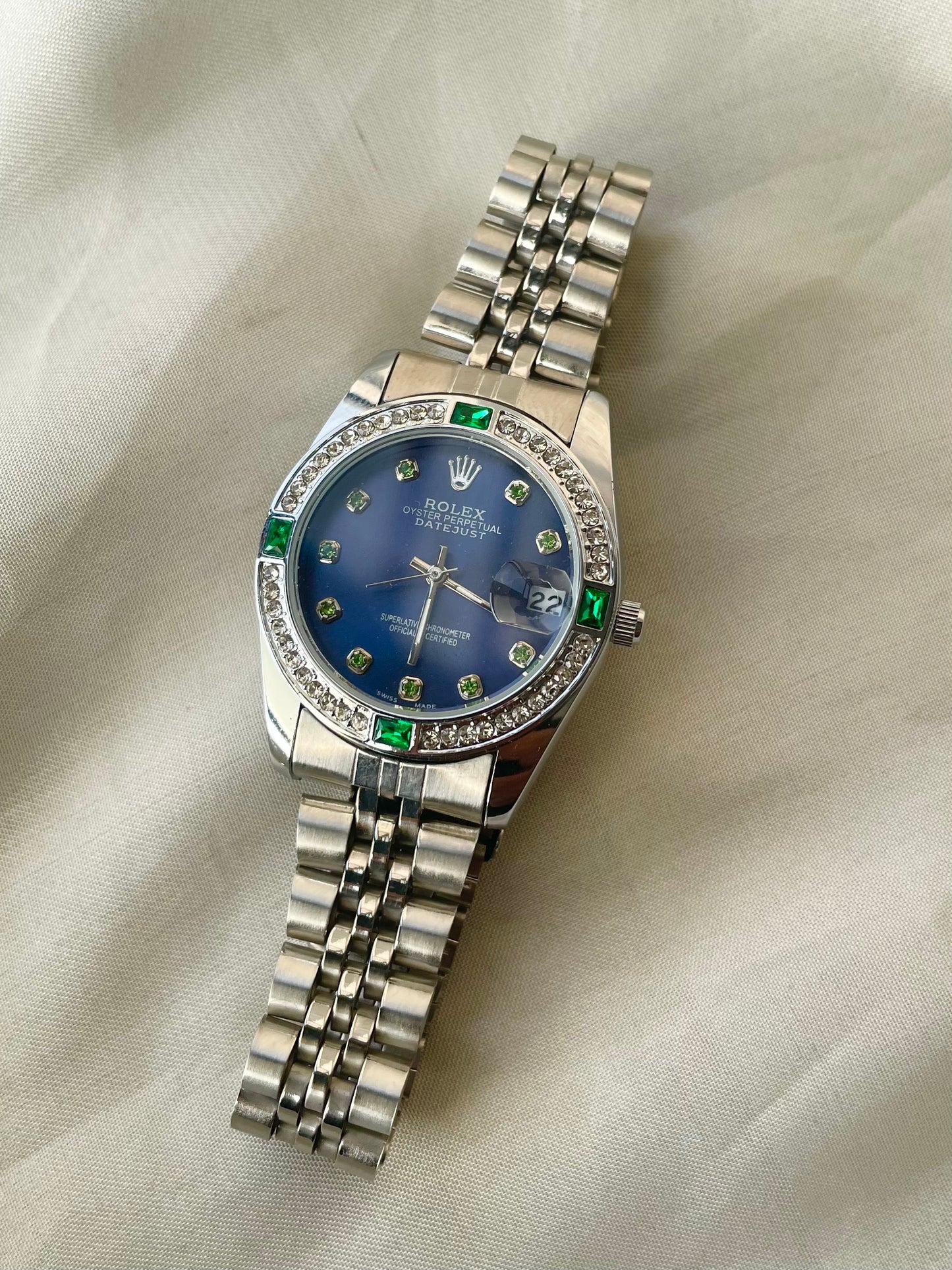 ✨ Exclusive Blue Dial with Emeralds Studded Crystals Rlx Jubilee Edition Silver Watch ✨