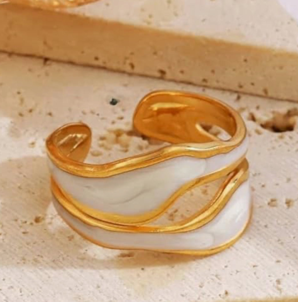 ✨Stainless steel White Enamel Wave Ring ✨