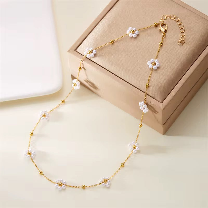 ✨Stainless steel Hand made Pearl Floral Necklace Pendant ✨