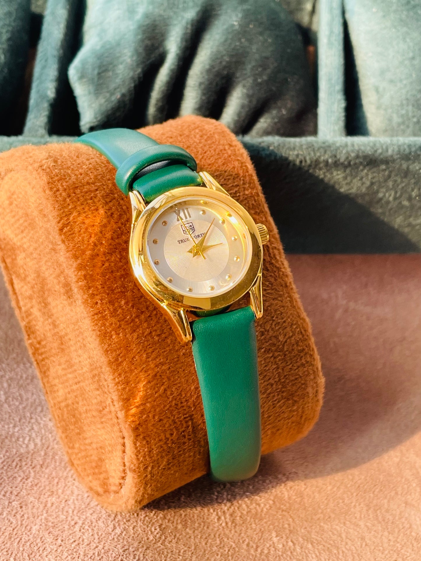 ✨ Emerald Gold Leather True Worth Watch ✨