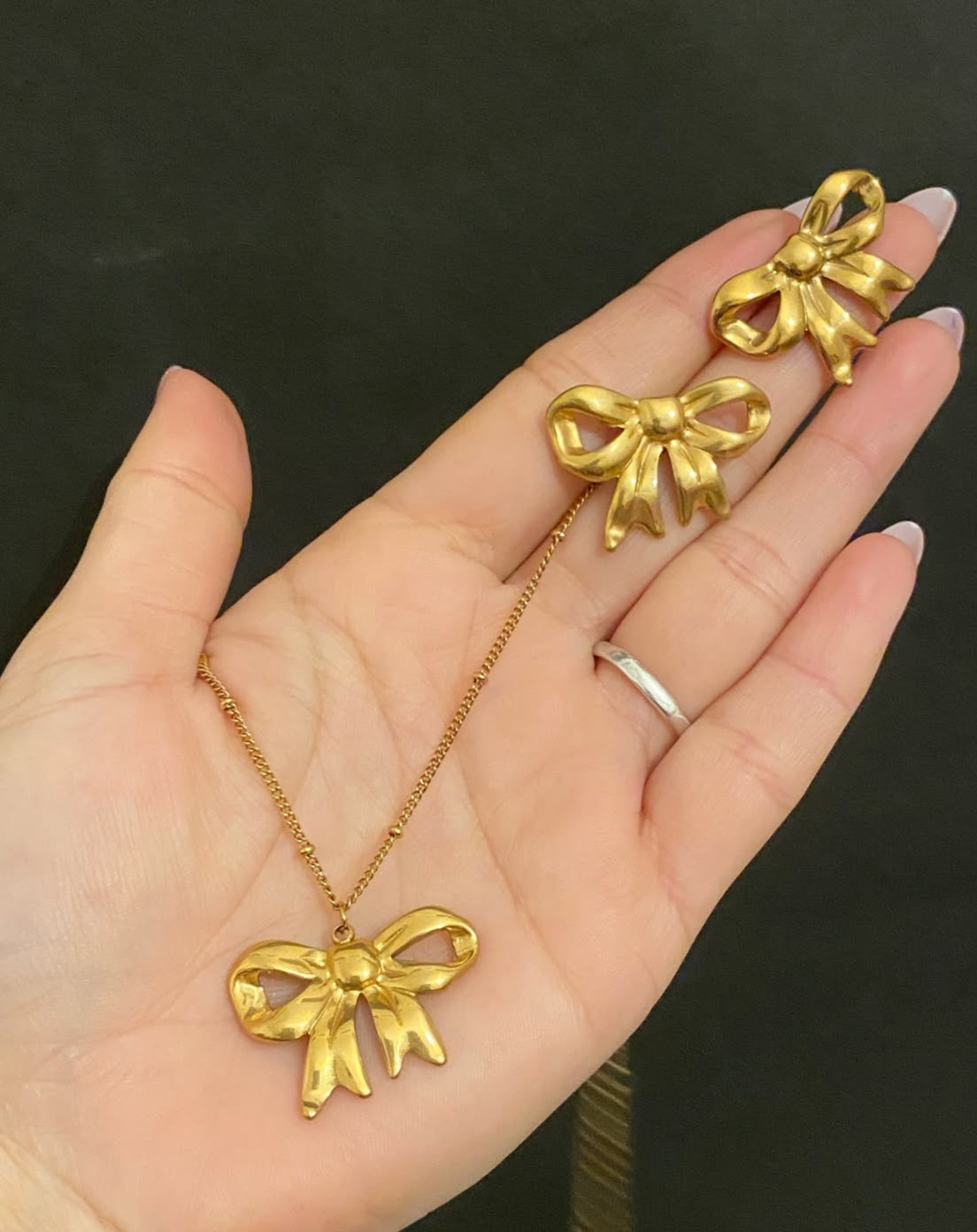 ✨Exclusive Stainless steel Gold Bow Pendant and tops Set✨