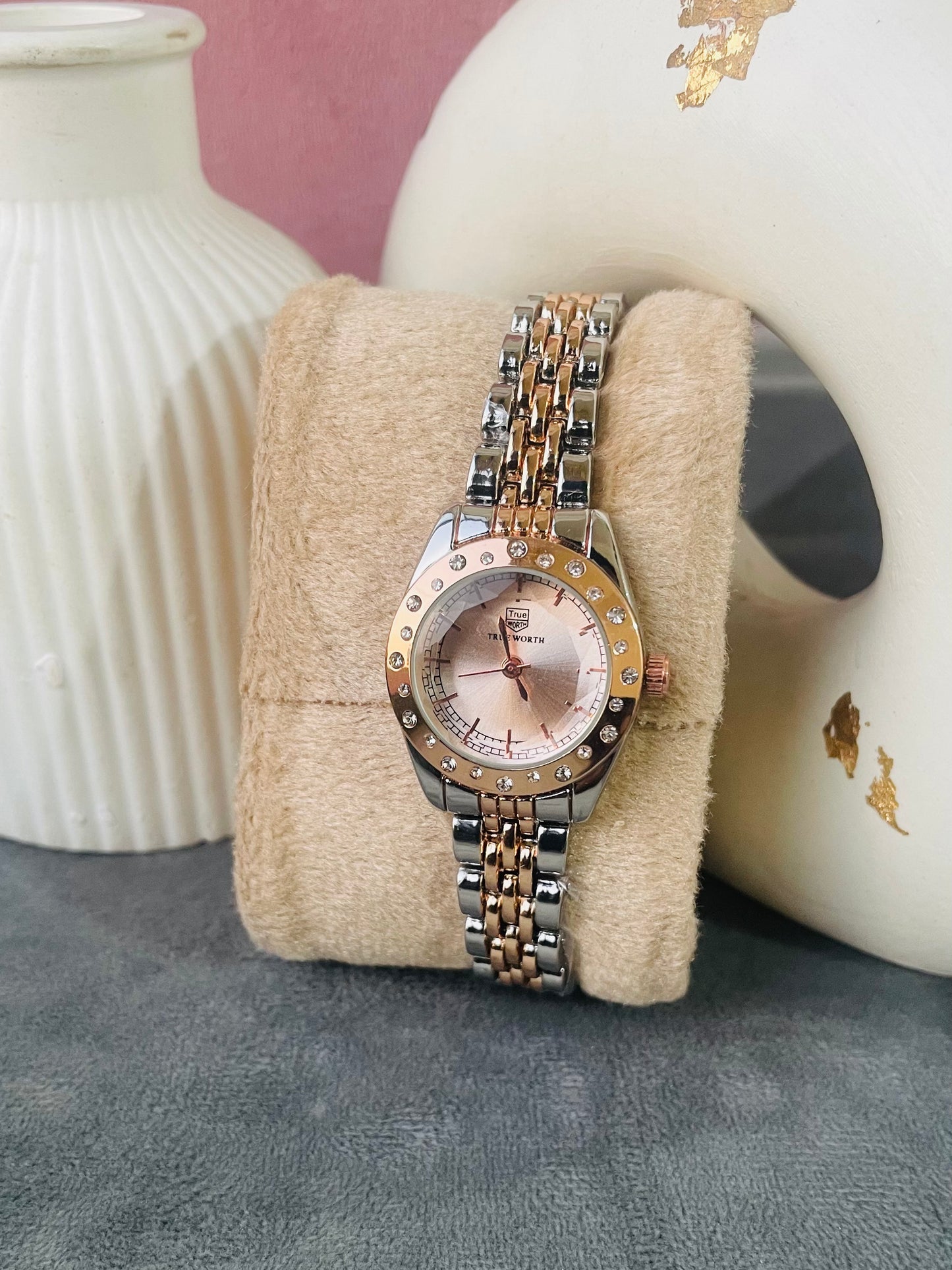 ✨Exquisite Crystal studded Rose Dial SilverXRoseGold True Worth Watch ✨