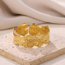 ✨ Exclusive Stainless steel Gold Chunky Adjustable Vintage Cuff ✨