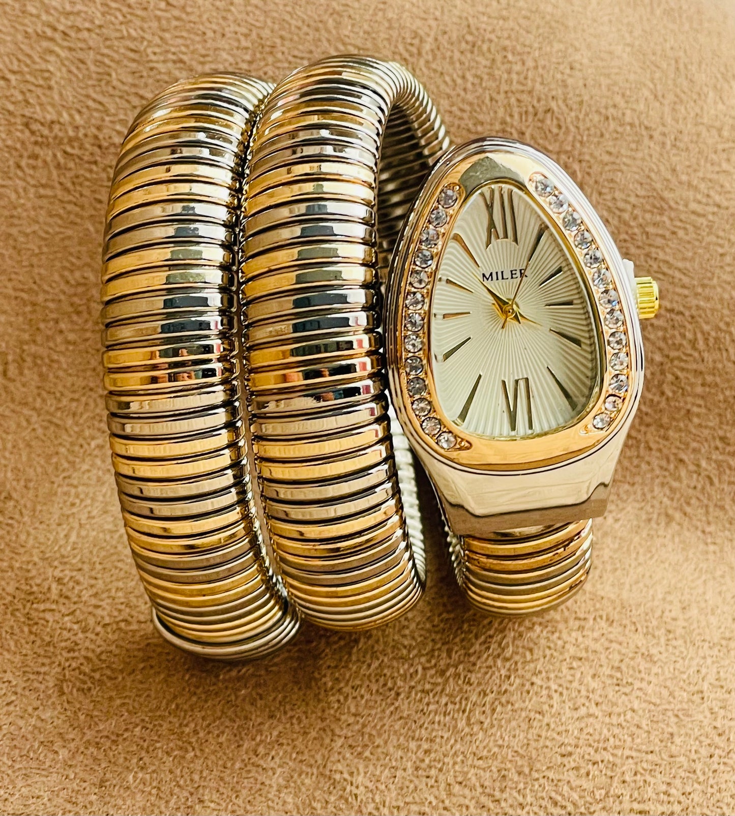 ✨Premium Serpenti White SilverXGold Bvlg Watch ✨