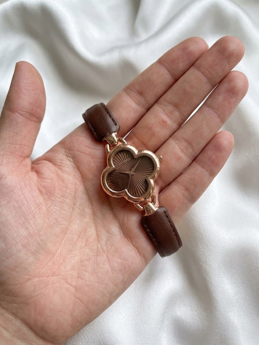 ✨Clovie Watch Brown Leather Strap✨