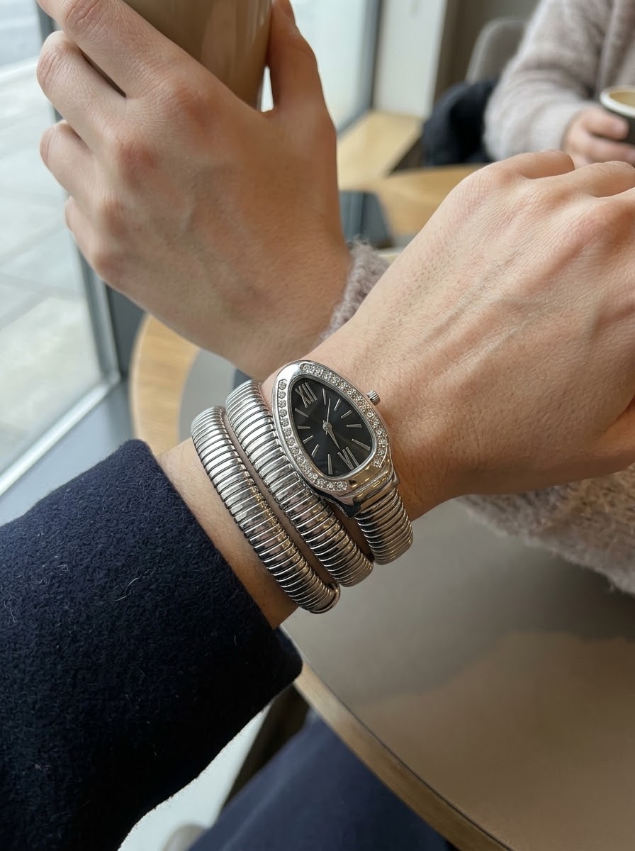 ✨Snake serpenti Silver watch Black dial Crystal Studded bvlg ✨