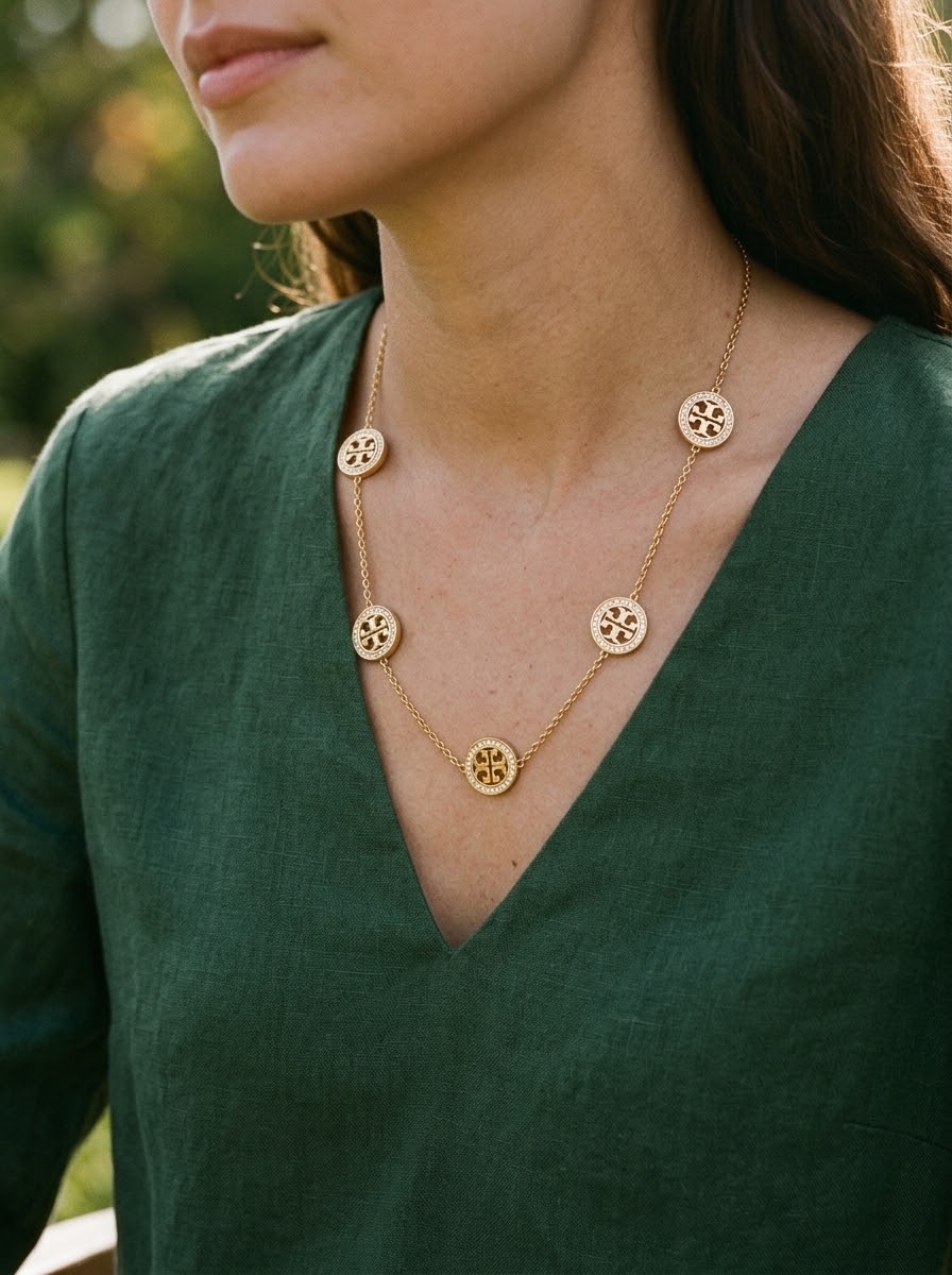 ✨Stainless steel Gold tory B chain Pendant ✨