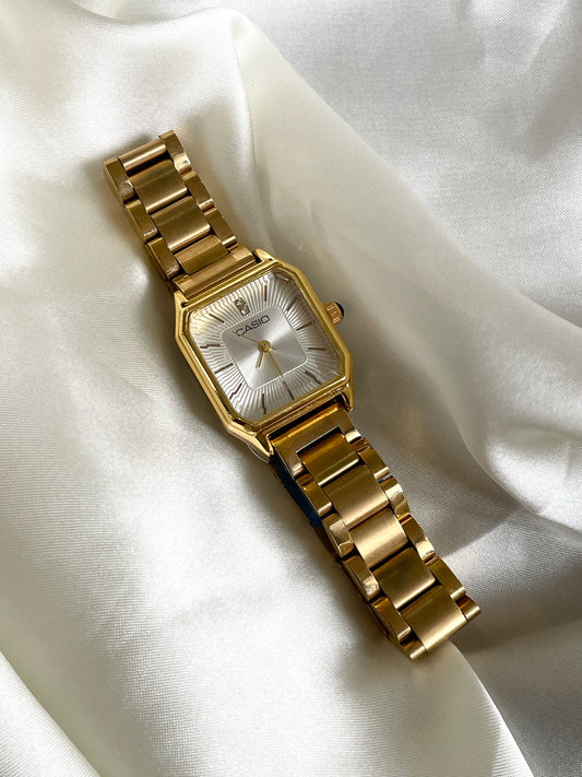 ✨Vintage Gold Classic Casio White Dial Watch ✨