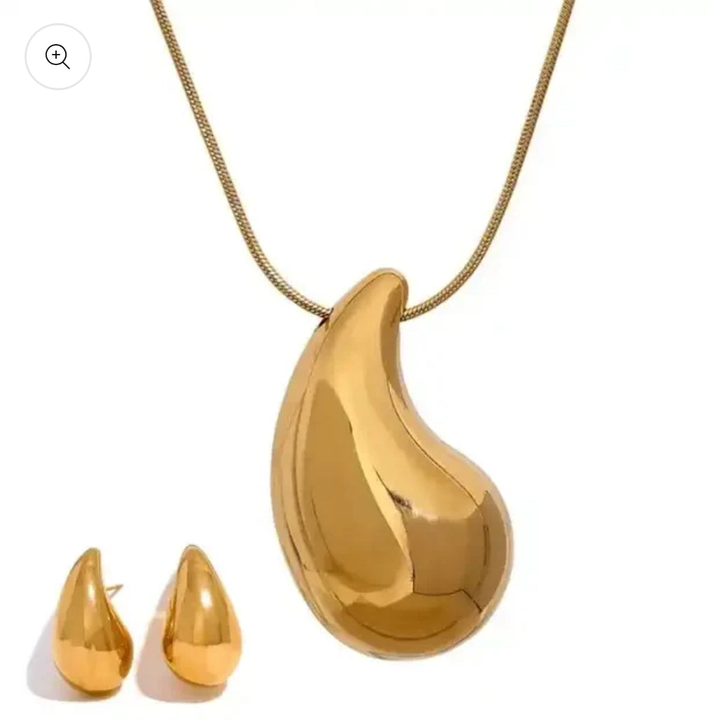 Drop Venne Gold Pendant tops Set ✨