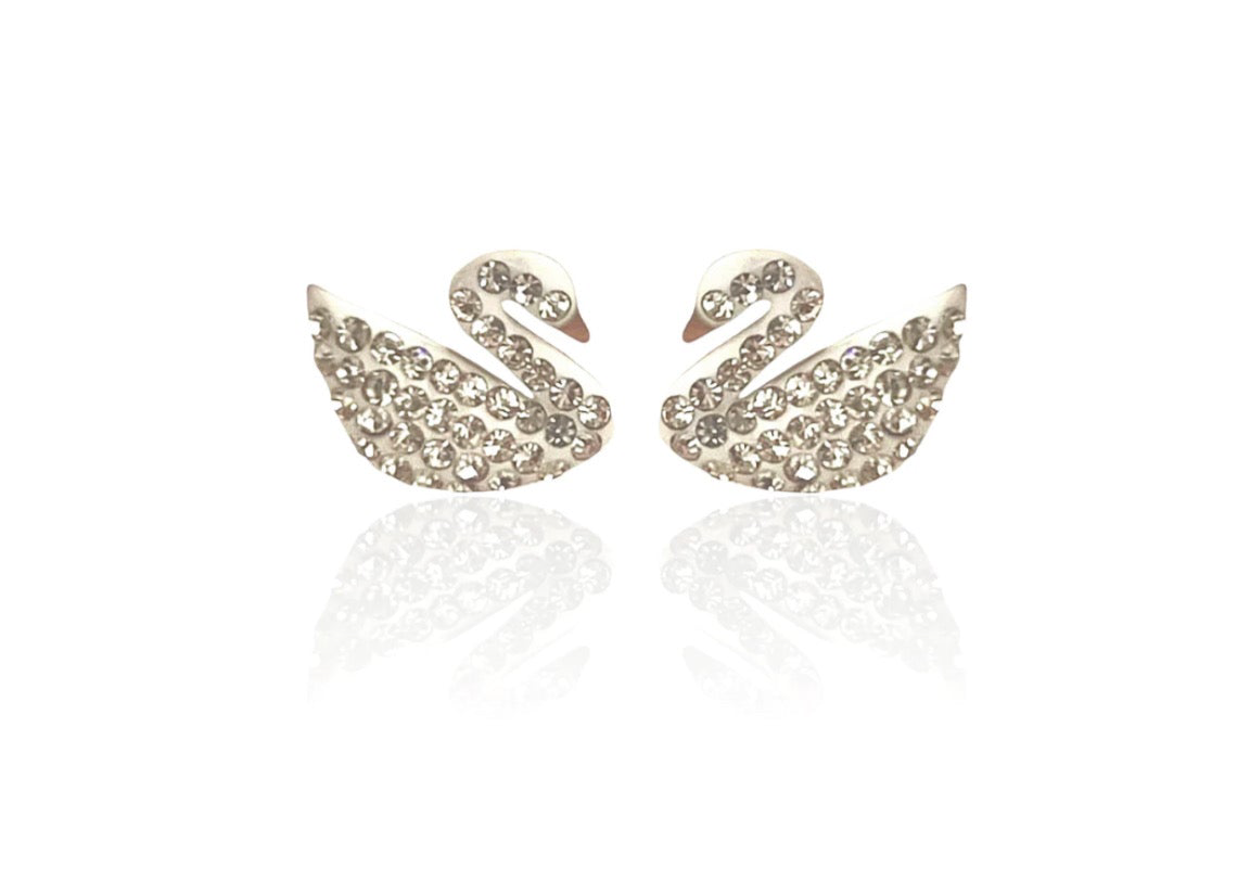 ✨Crystal white Duck stud Earrings ✨