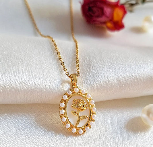 ✨AVAN white Rose pearl Pendant ✨
