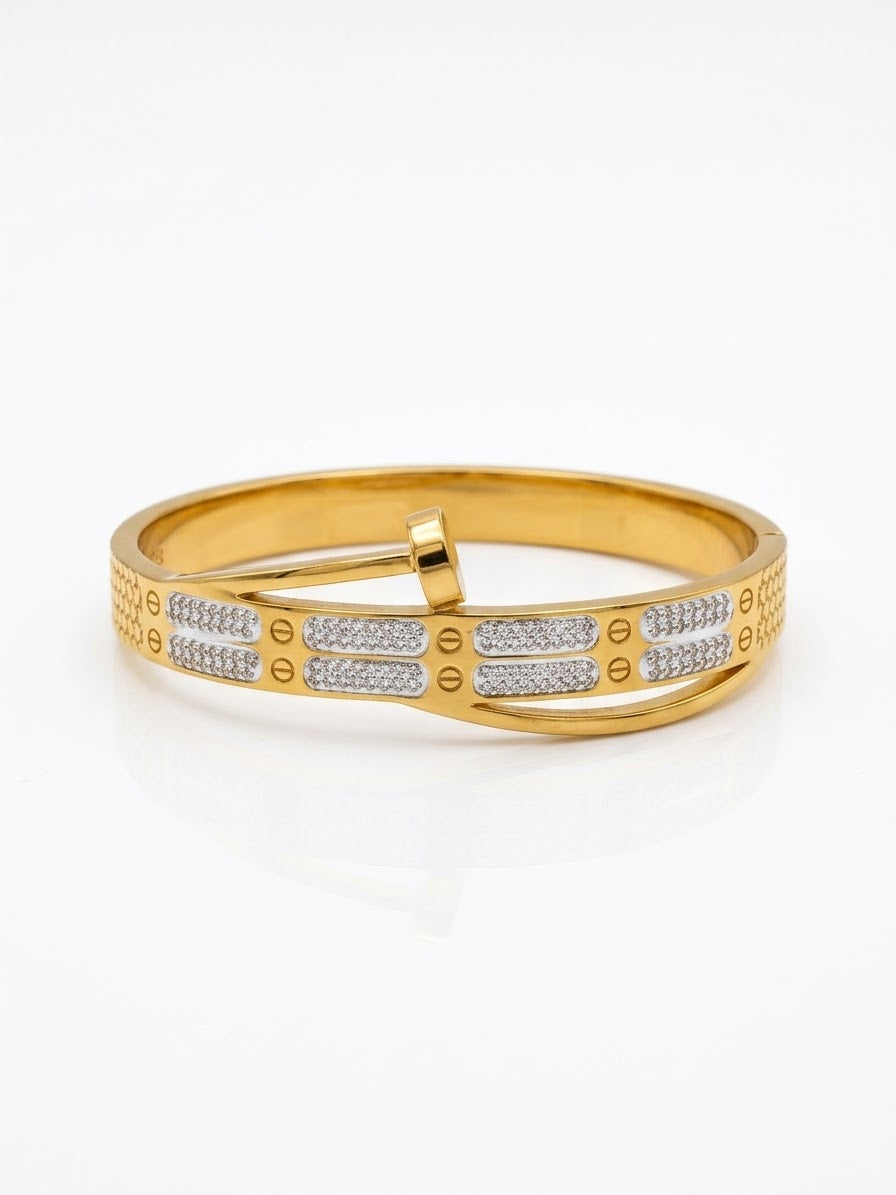 ✨Exclusive Crystal Nail Sleek Gold Cuff bracelet ✨