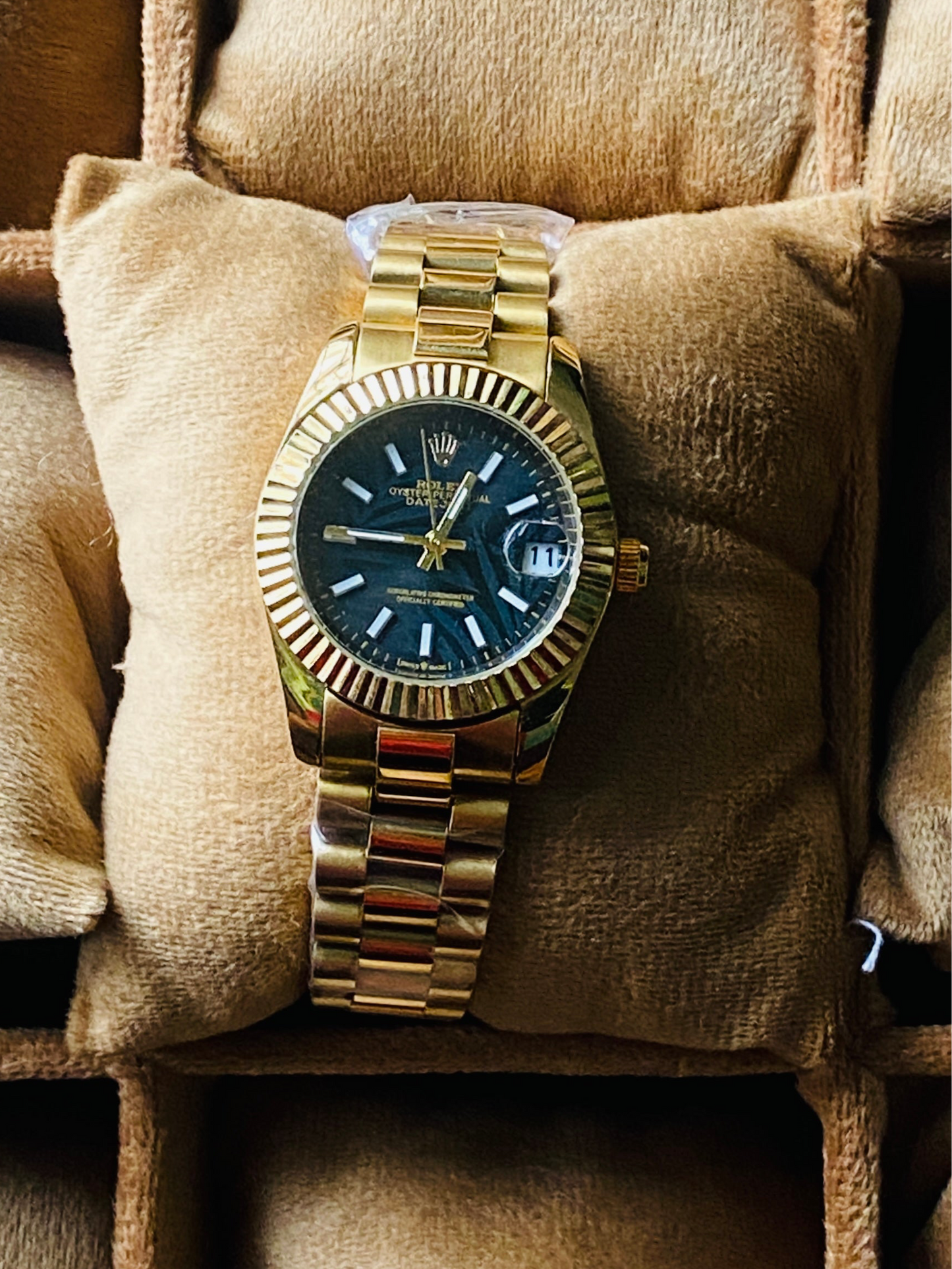 ✨Perpetual Gold Braided Black Dial Classic Watch ✨