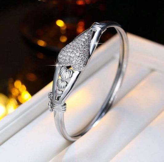 ✨ Exquisite Zircon Studded Heart Silver Cuff Bracelet ✨