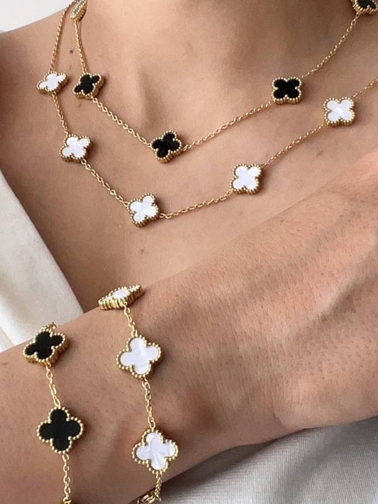 ✨Black and White Vans 2 Necklace 2 bracelets Set ✨