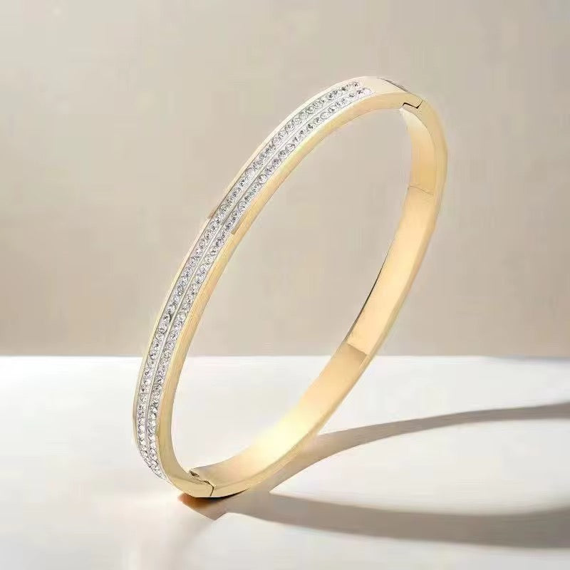 ✨SS Gold Diamantés Studded Cuff Bangle ✨